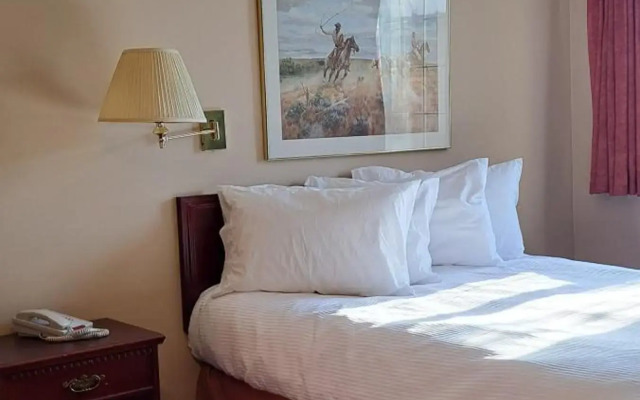 Travelodge by Wyndham Lacombe