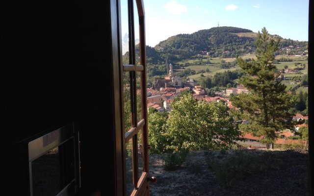 La Colline Aux Cabanes