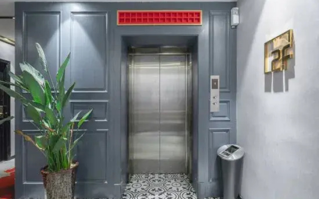 Yujing Saussurea French Style Hotel