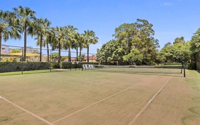 Fairways at Hope Island Resort