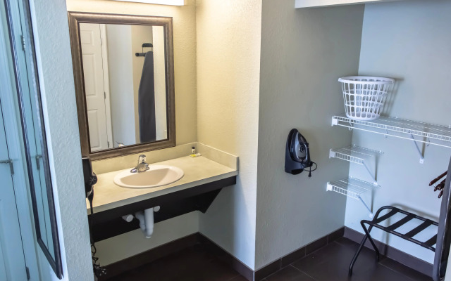 Staybridge Suites Minot by IHG