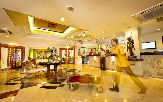 Puri KIIC Golf View Hotel