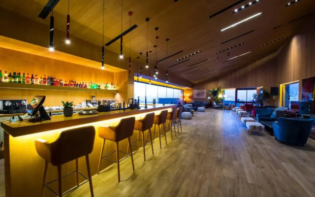 Oakridge Hotel & Spa
