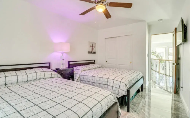3 Mi to Rio Grande: Albuquerque Home w/ Balcony