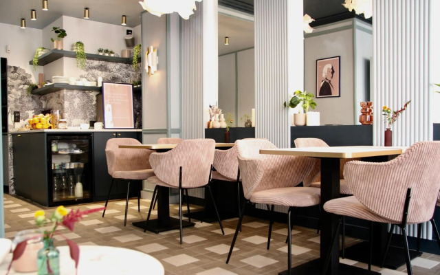 Amadeus Hotel