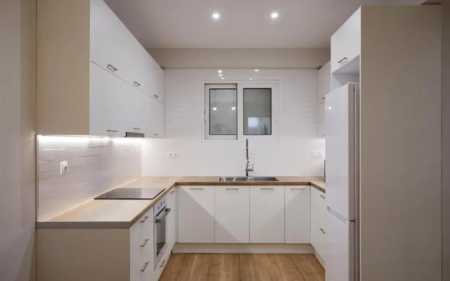 Central & Comfy apartment 2mins walking from metro