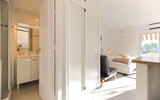 Minerva Suite II by Madflats Collection