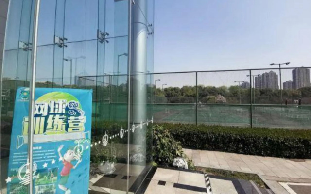 Golden Metropolis Hotel