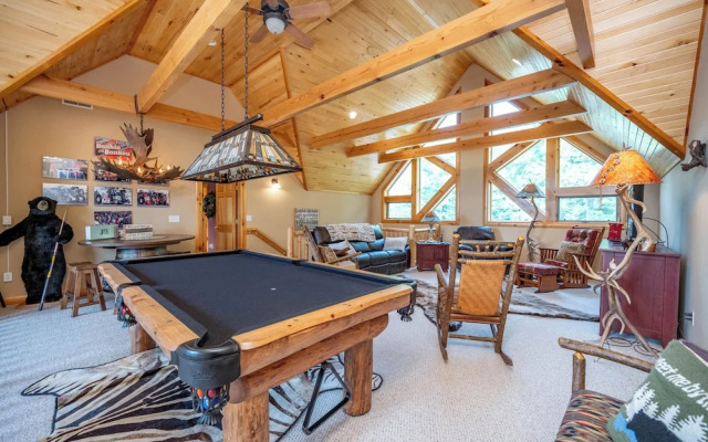 Magnificent Mountain Lodge