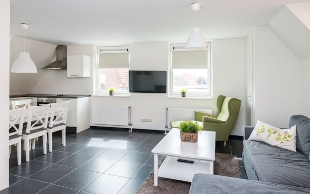 Lovely Holiday Home in Ouddorp Near Lake