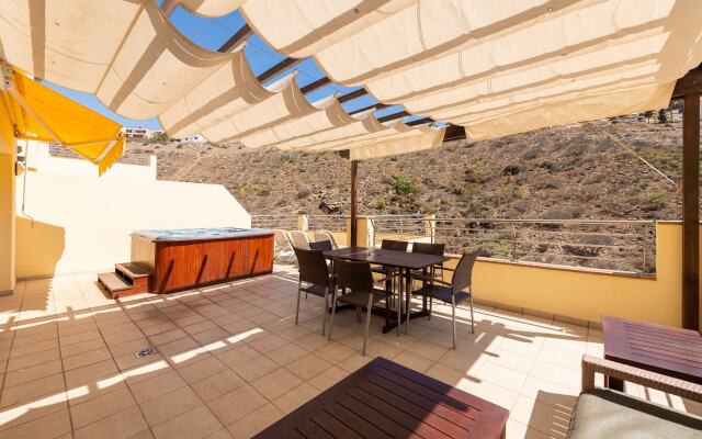 Holiday Club Sol Amadores Hotel