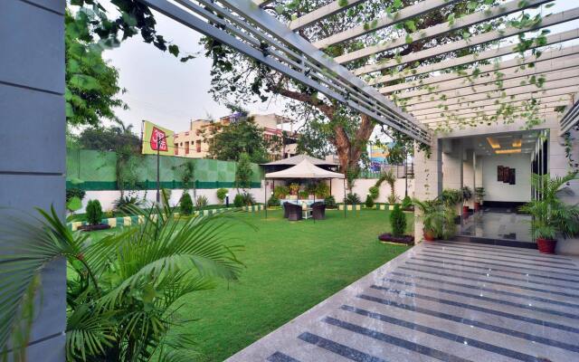 Jhansi Hotel