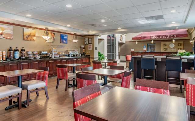 Comfort Inn & Suites Suwanee - Sugarloaf