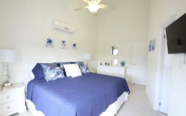 Poolside Apartment 5 Mins From Beach - Lantana 15 By Bsl Rentals