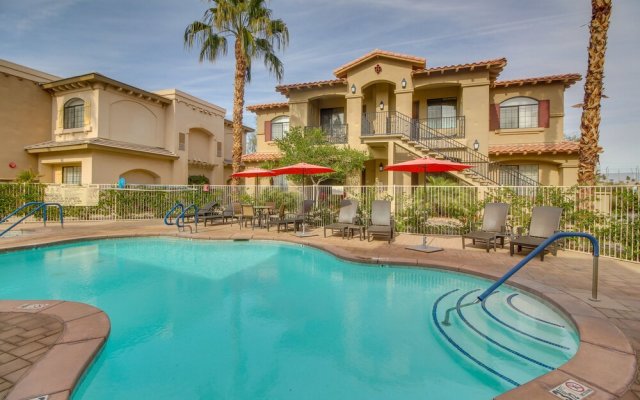 067024: La Quinta Gem w/ Fireplace & Pool Access!