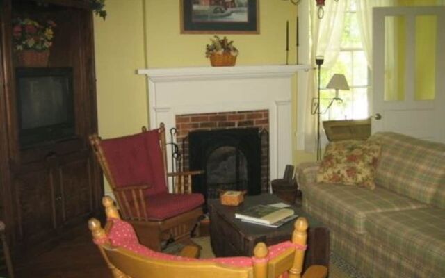 The Pines of Dresden B&B