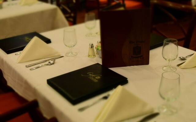 The Drake Oak Brook, Autograph Hotels