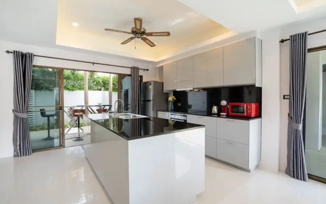 Tropical 3BR Pool Villa Amaya in Kamala