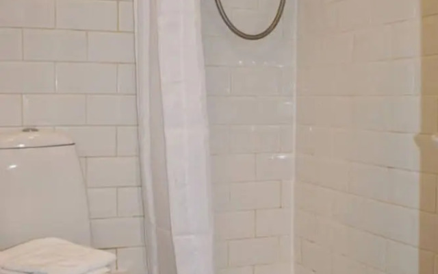 Historic 4 Bedroom Apartment in Dean Village, Edinburgh