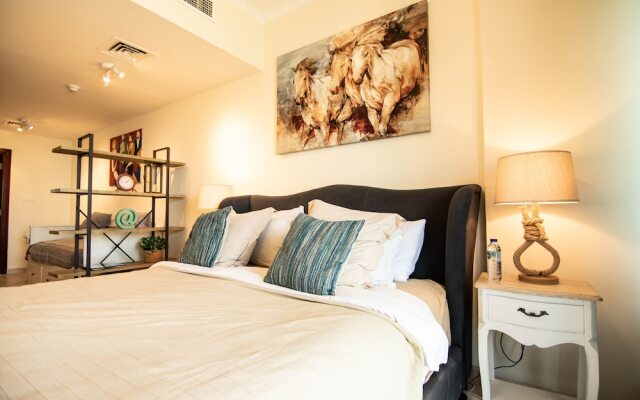 Lux BNB Jumeirah Lake Towers