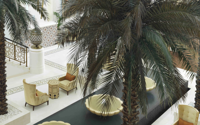 Bab Al Qasr Hotel