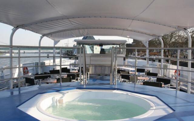 Regis Hotelschiff 3* Köln