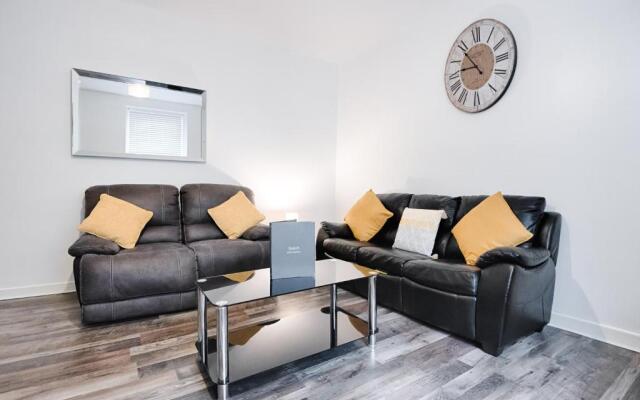 Perfect Location with Parking -Jersey Lodge