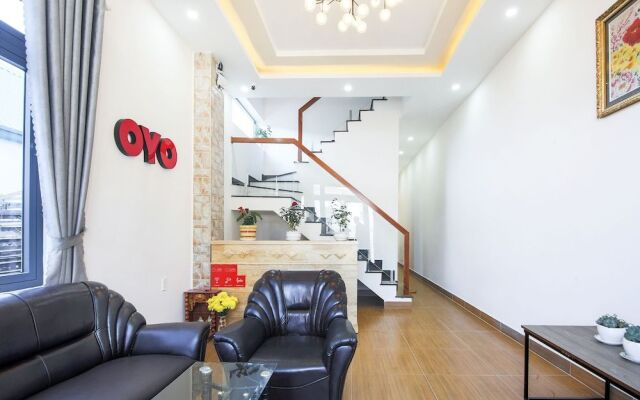 Oyo 671 Ez'S House Hotel