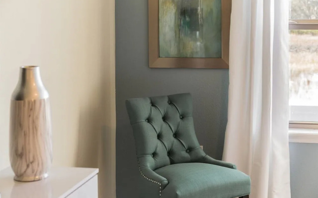 Solterra 5BR Townhome w Splash Pool