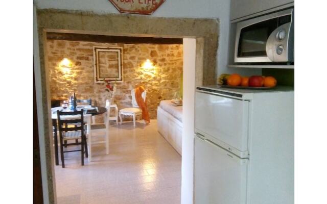 "aristidis Stone House"