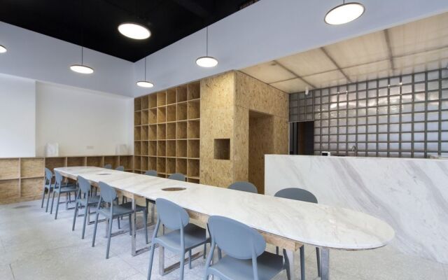 WEFLOW Hostel