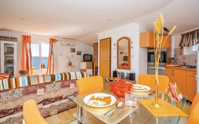 Beautiful Apartment in Karlobag With Wifi