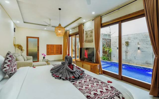 3-bedroom Private pool villa City Sanur