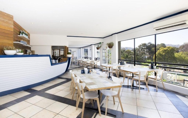 Cottage 20 - 3 Bedroom - Lake Hume Resort – Outside – Lake Hume Village