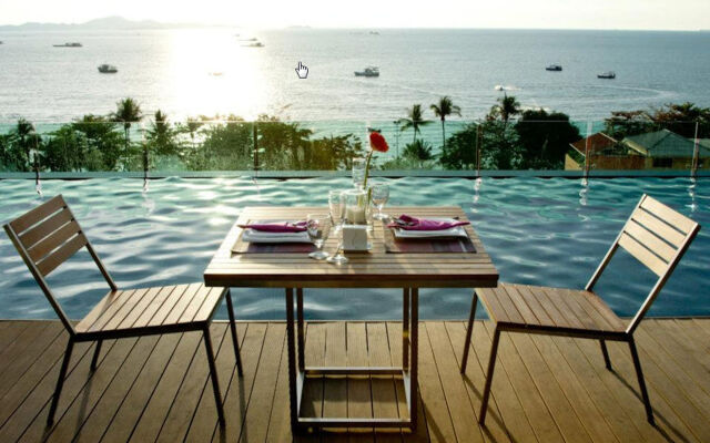 Seven Zea Chic Hotel