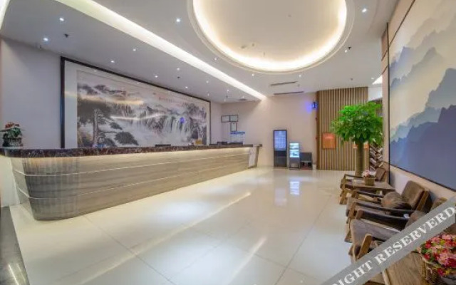 Yuefeng Hotel (Yangjiang Bus Terminal, Wal-Mart)