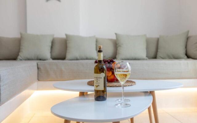Sorokos Suite 8