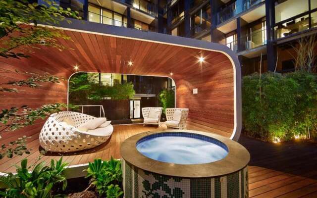 Elm Apartment