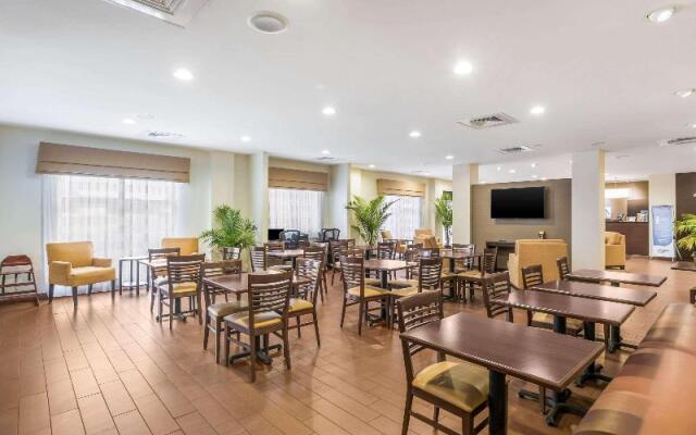 Sleep Inn & Suites