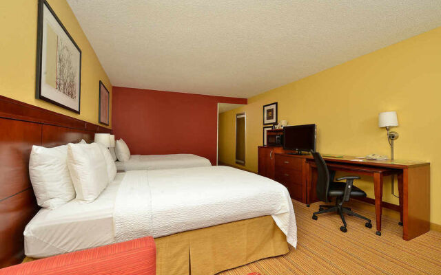 Courtyard Bentonville