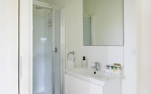 Mystery Bay Cottages