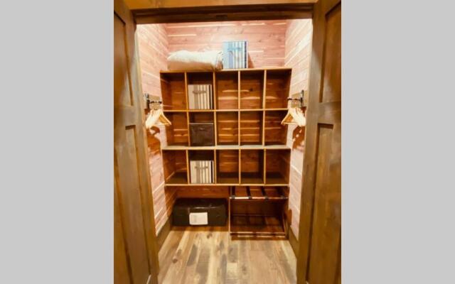 Yellowstone Crossing Lodge