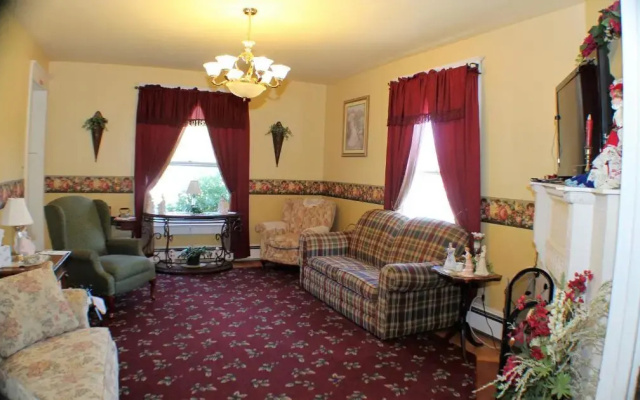 The White Birch Inn & Annex