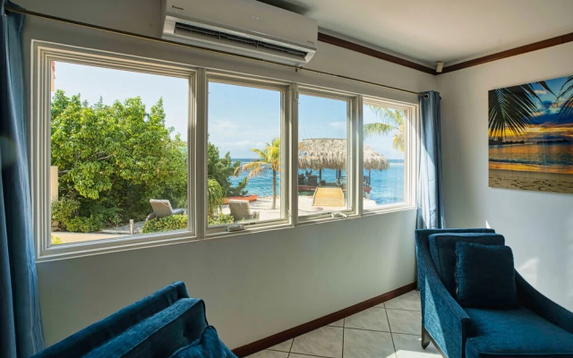 Private Beach Ocean Front Boat Dock Tiki Bar