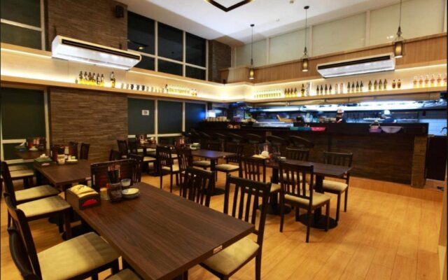 Super Hotel Yangon Kanbar Aye Road