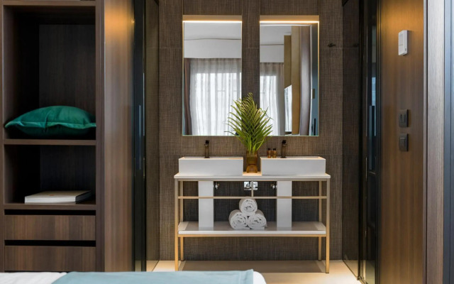 We Me Suite Hotel