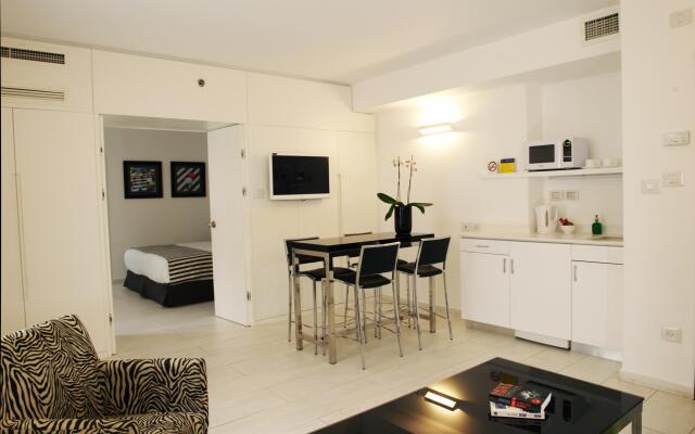 Best Western Regency Suites