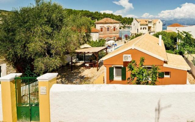 Theano Cottage