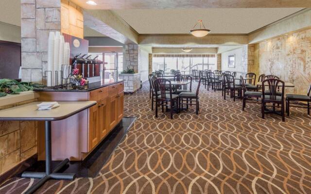 Holiday Inn Dallas Market Ctr Love Field by IHG