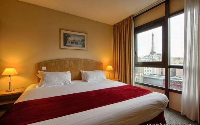 Le Parisis Paris Tour Eiffel